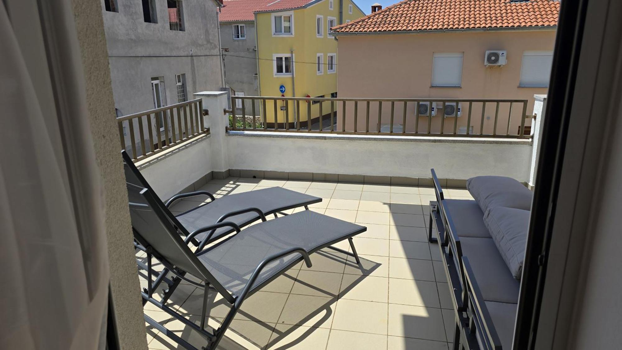 Enigma Apartments - In Center Novalja Pokoj fotografie